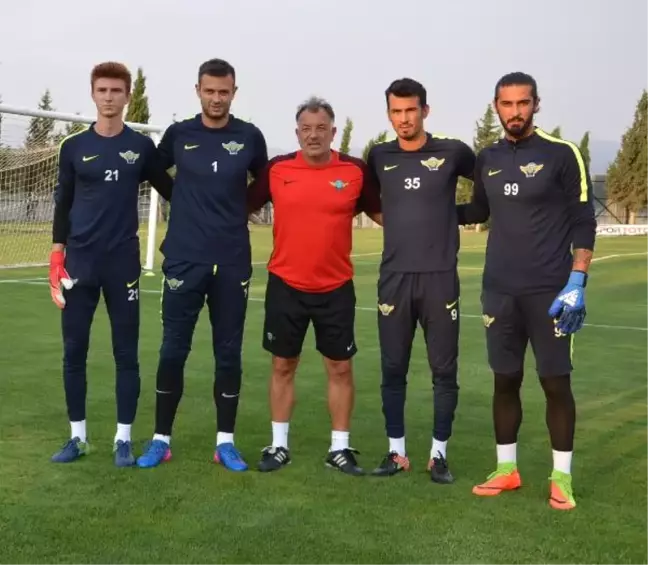 Akhisar Belediyespor Kalecilerine Güveniyor