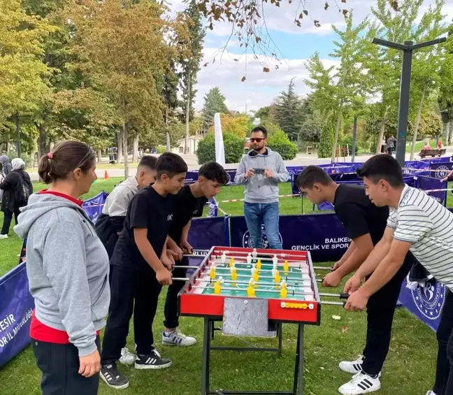 Altıeylül'de Sağlıklı Yaşam Yürüyüşü ve Spor Etkinlikleri