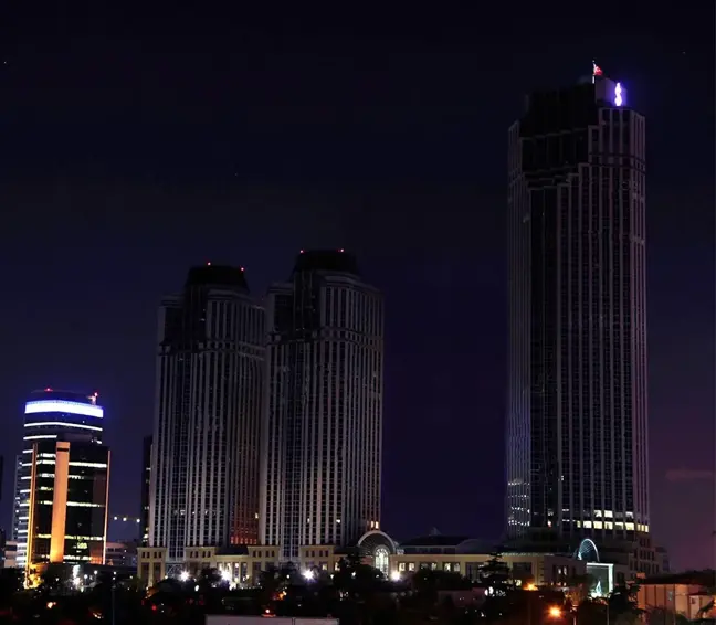İş Bankası'ndan Dünya Saati'ne Destek