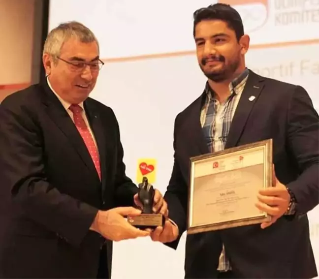 Taha Akgül'e Büyük Onur