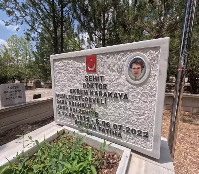 Dr. Ekrem Karakaya, ölüm yıl dönümünde anıldı