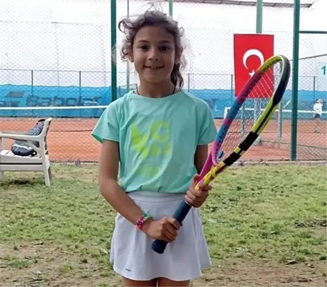 Dila Nur Kaya, 12 Yaş Tenis Turnuvası'nda Birinci Oldu