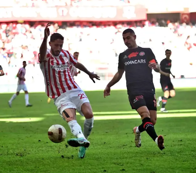 Antalyaspor, Fatih Karagümrük'ü 2-1 mağlup etti