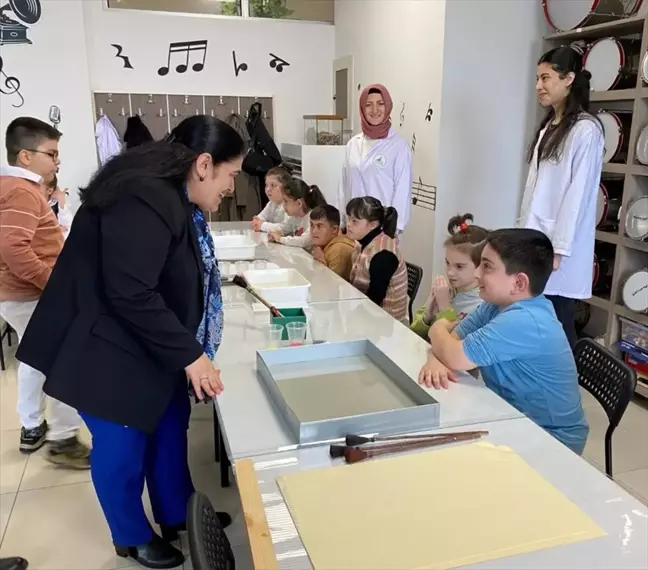 Kocaeli Valiliği ÖNEM Projesi Kapsamında Ebru Sanatı Etkinliği Düzenlendi