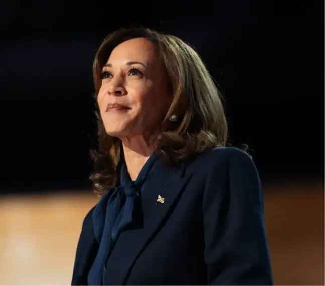 Kamala Harris, Trump'a Arlington Ulusal Mezarlığı'ndaki Eleştirilere Yanıt Verdi