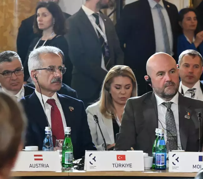Bakan Uraloğlu Polonya'da Üç Deniz Girişimi Zirvesi'ne Katıldı