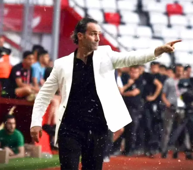 Altay, Cüneyt Biçer ile anlaştı