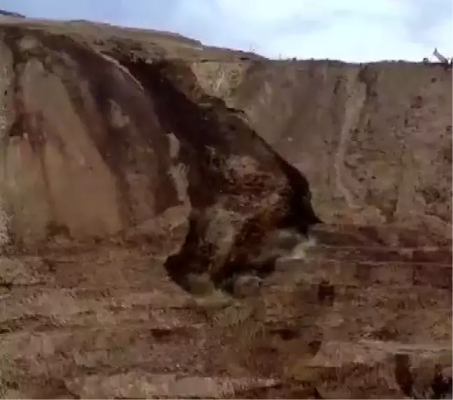 Erzincan'da maden ocağında toprak kayması yaşandı