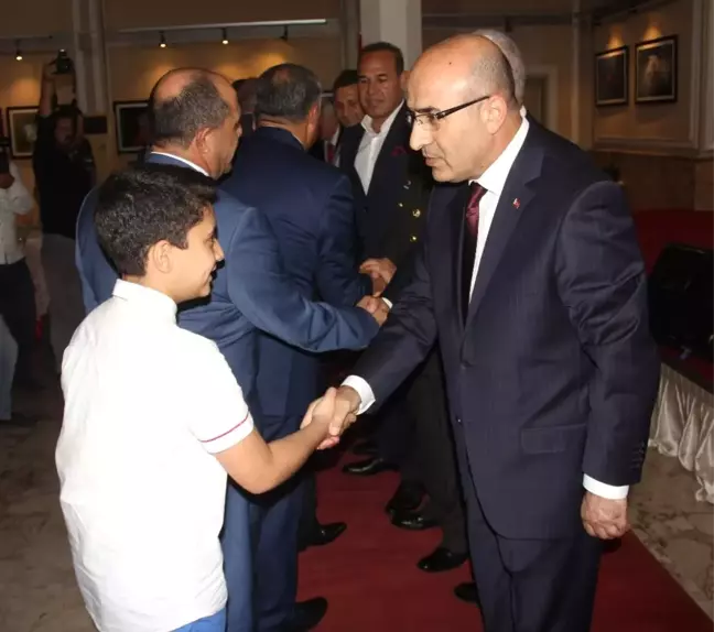 Adana'da Protokol Bayramlaştı