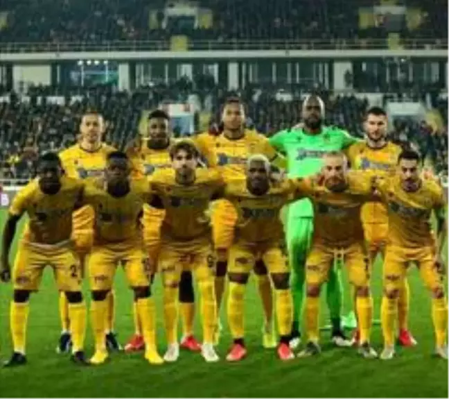 Yeni Malatyaspor'da 10 futbolcunun sözleşmesi sona eriyor