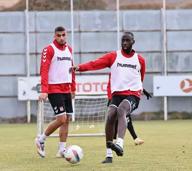 Sivasspor Kasımpaşa Maçı Hazırlıklarına Başladı