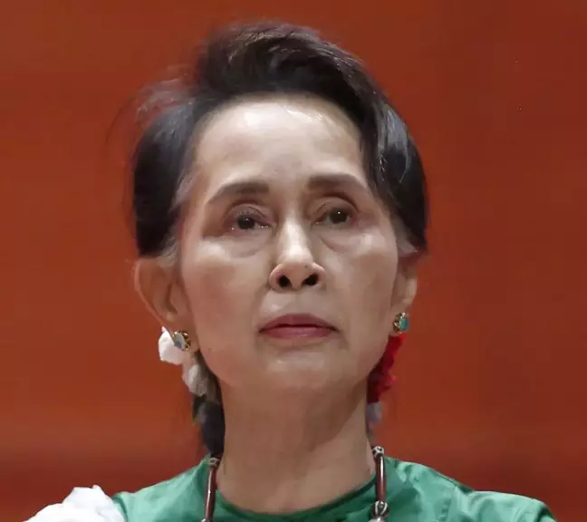 Myanmar'ın tutuklu lideri Suu Kyi hakim karşısına çıktı