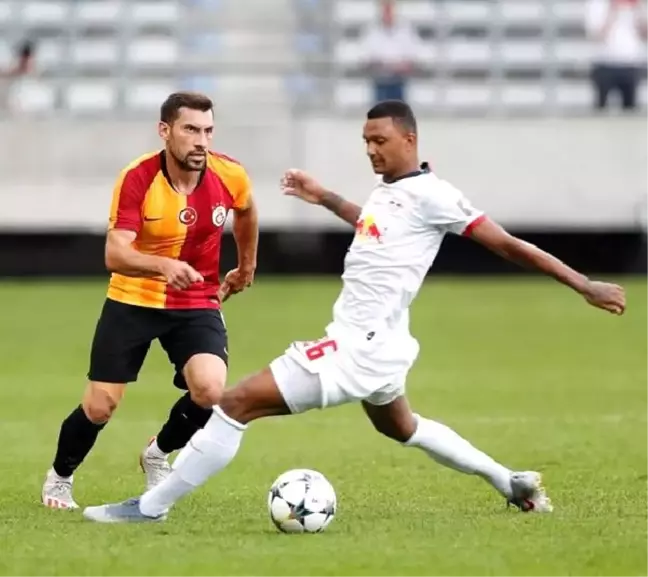Galatasaray'da Şener Özbayraklı sakatlandı