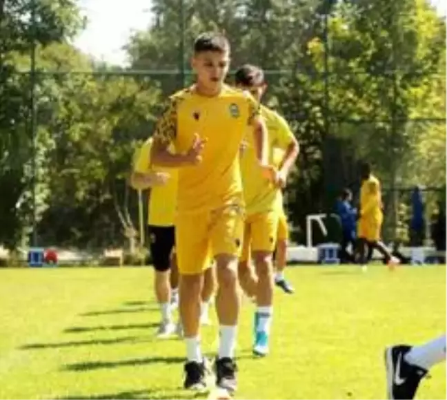 Yeni Malatyaspor'un genç yeteneği Burak Efe dikkat çekiyor
