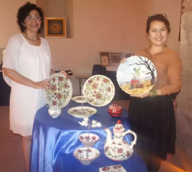 Alaşehir'de Kursiyerlerin El Emekleri Sergilendi