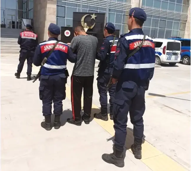 Mersin'de 5 Kişi Terör Örgütü Üyesi Olmaktan Yakalandı