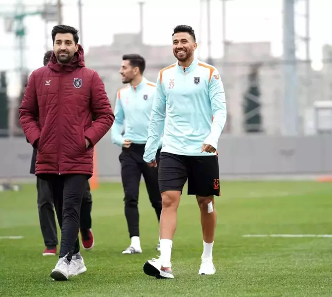 Başakşehir'de Pizzi ve Trezeguet ilk antrenmanlarına çıktı