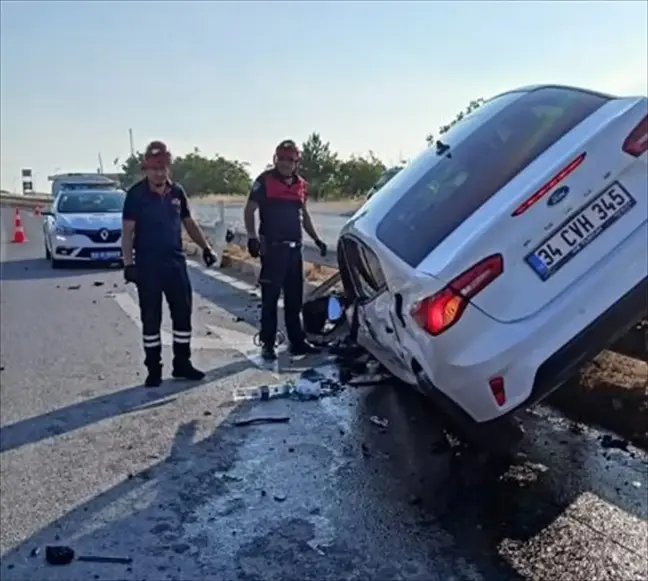 Amasya'da otomobil refüje çarptı: 5 yaralı