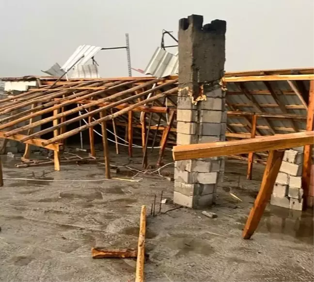 Diyarbakır'da Fırtına Sonucu Ev Hasar Gördü