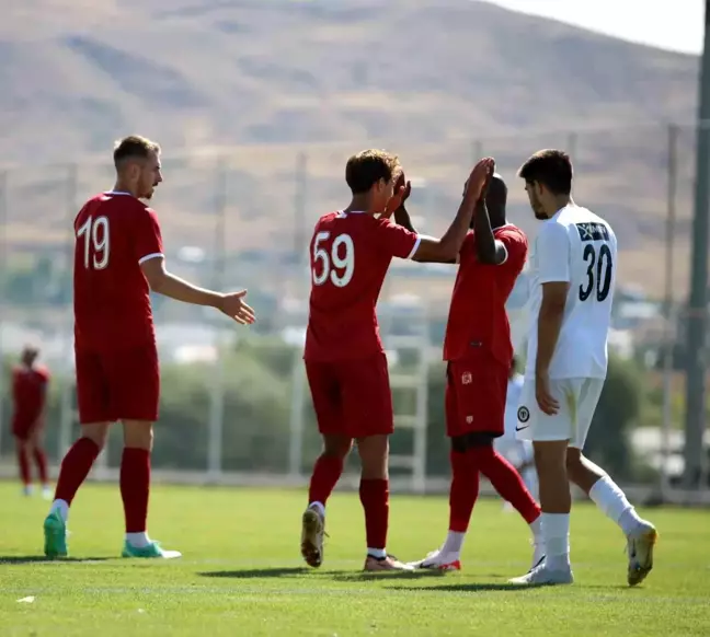 EMS Yapı Sivasspor, Ahlatcı Çorum FK'yı mağlup etti