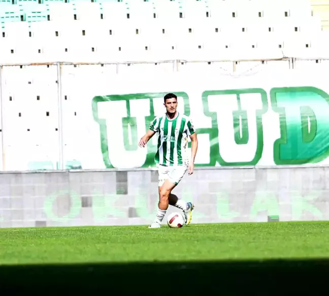 Bursaspor, Beyoğlu Yeni Çarşı ile berabere kaldı