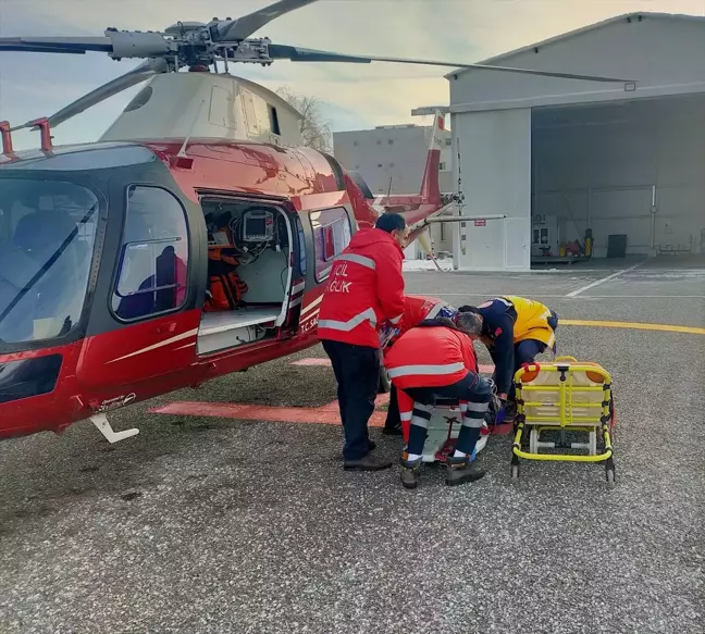 Erzurum'da Dadaş 25 Hava Ambulansı, 423 Acil Vakaya Ulaşarak Hayat Kurtardı