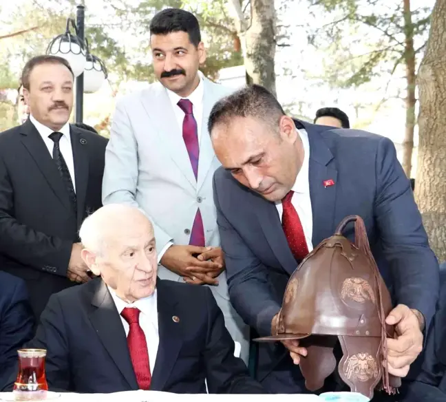 Muş haber | Başkan Yılmaz'dan Bahçeli'ye Malazgirt Zaferinin yıl dönümünde anlamla hediye