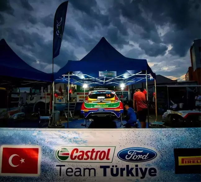 Rzeszow Rallisi'nde Castrol Ford Team Liderliğini Sürdürdü