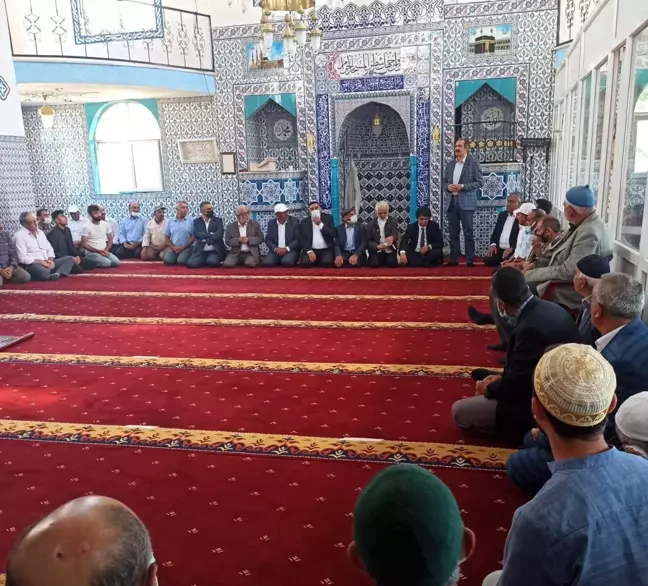 Gürpınar'da husumetli aileler barıştırıldı