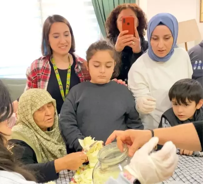 İzmit'te Kuşaklararası Yaşam Merkezi'nde Yaşlılar ve Çocuklar Bir Araya Geliyor
