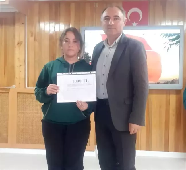 Kırşehir'de İstiklal Marşı'nı Güzel Okuma Yarışması Düzenlendi