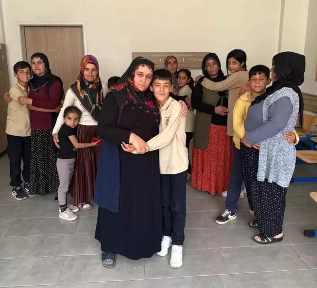 Çamdere Köyü'nde Anneler Günü Etkinliği: Öğrenciler Annesini Sesinden Tanıdı