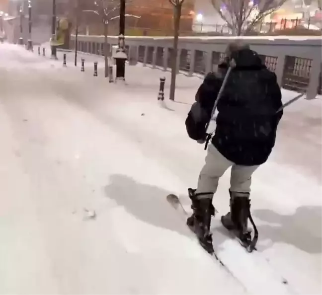 Erzurum'da Kar Yağışı Eğlenceye Dönüştü