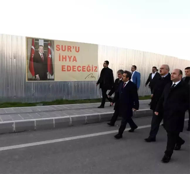 Vali Güzeloğlu Sur'da denetimlerde bulundu