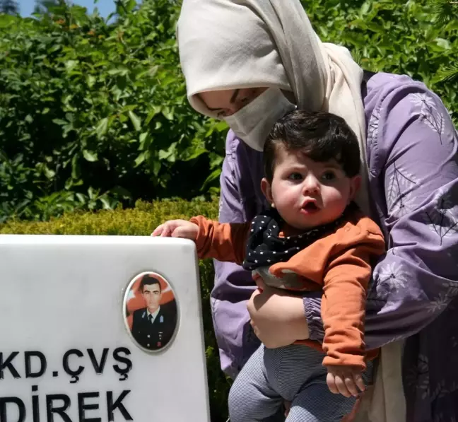 8 aylık İbrahim şehit babasını görmek için tatlı uykusundan uyandı