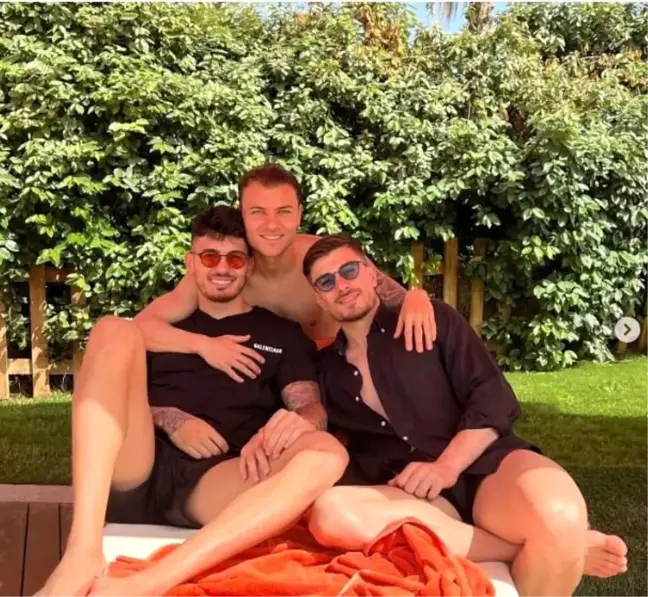 Trabzonspor'lu oyuncular şampiyonluğun keyfini çıkarıyor