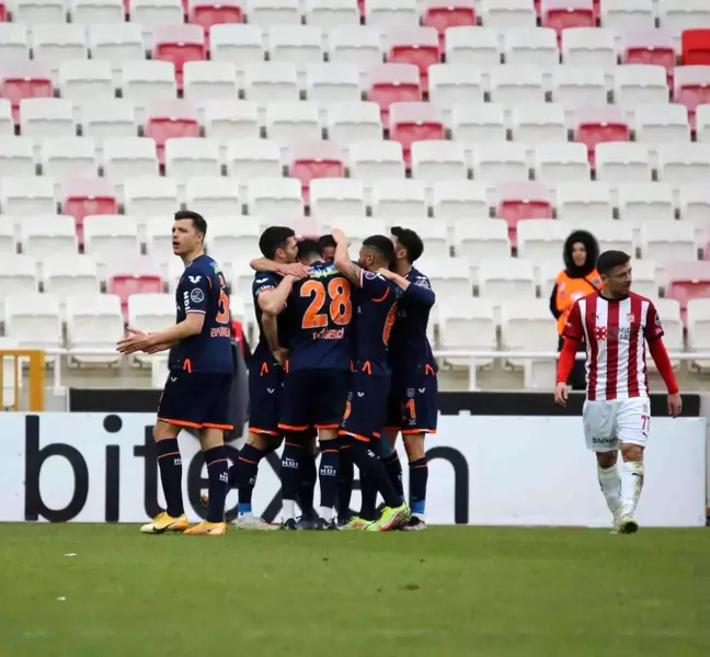 Spor Toto Süper Lig: Sivaspor: 0 - Medipol Başakşehir: 2 (Maç sonucu)