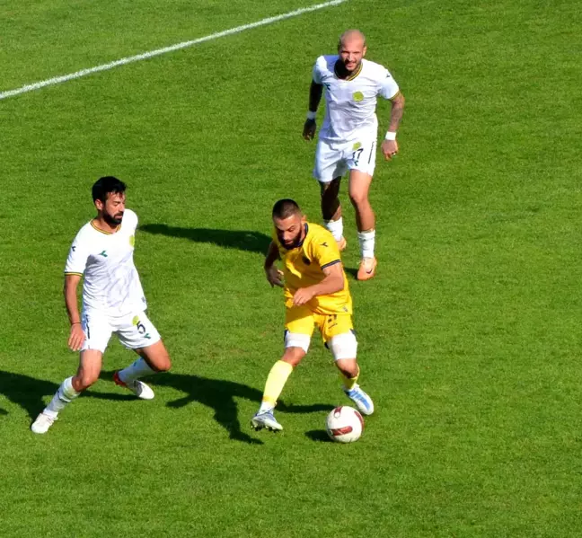 Fatsa Belediyespor ile Darıca Gençlerbirliği 0-0 berabere kaldı