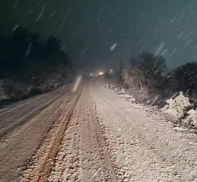 Çanakkale'de Yüksek Kesimlere Kar Yağışı