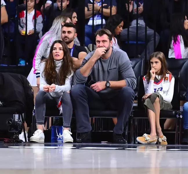 Mehmet Okur'a Plaket Verildi