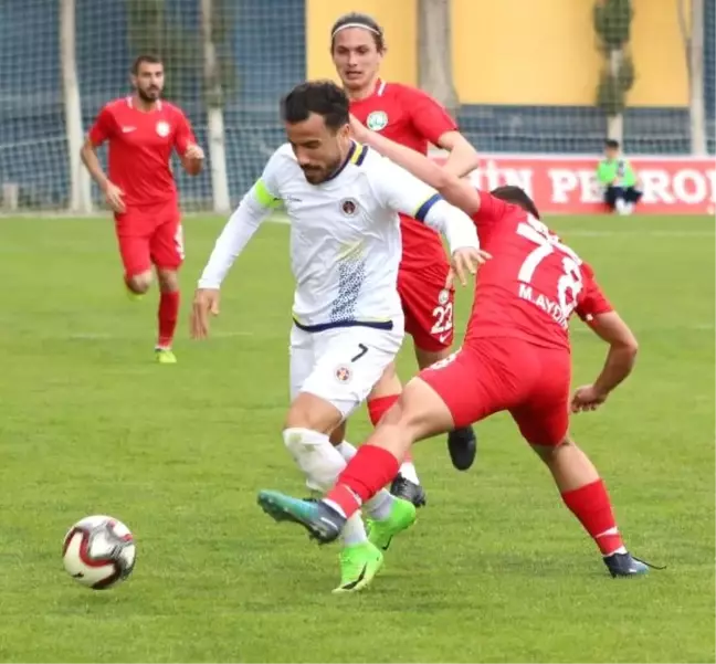 Menemen'de Mustafa Gençlere Taş Çıkardı