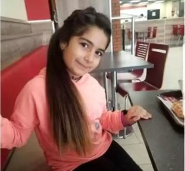 Yangında hayatını kaybeden iki kardeşten geriye fotoğraflar kaldı