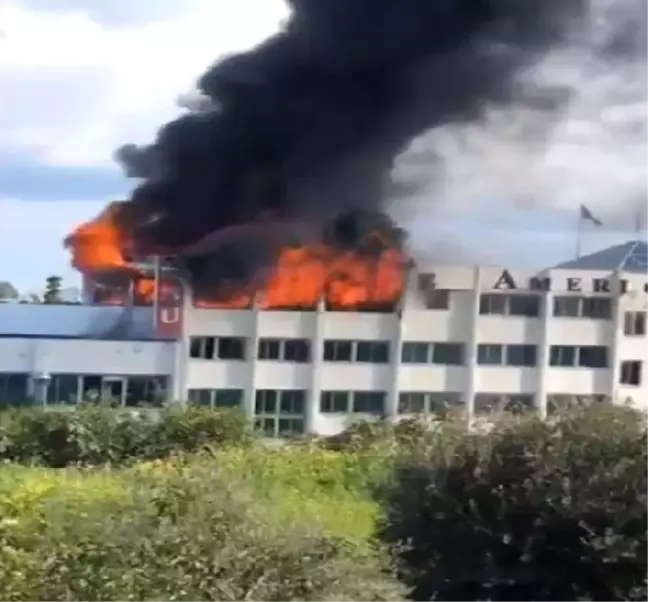 Kıbrıs'ta Girne Amerikan Üniversitesi'nde Yangın Çıktı