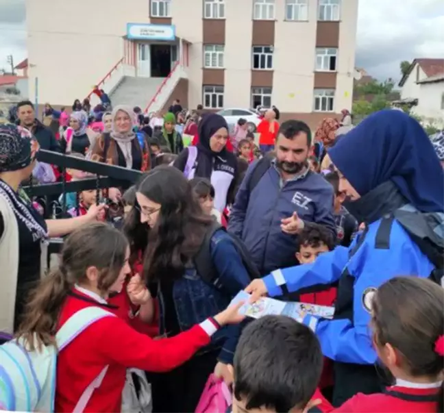 Kars'ta Öğrencilere Güvenlik Eğitimi Verildi