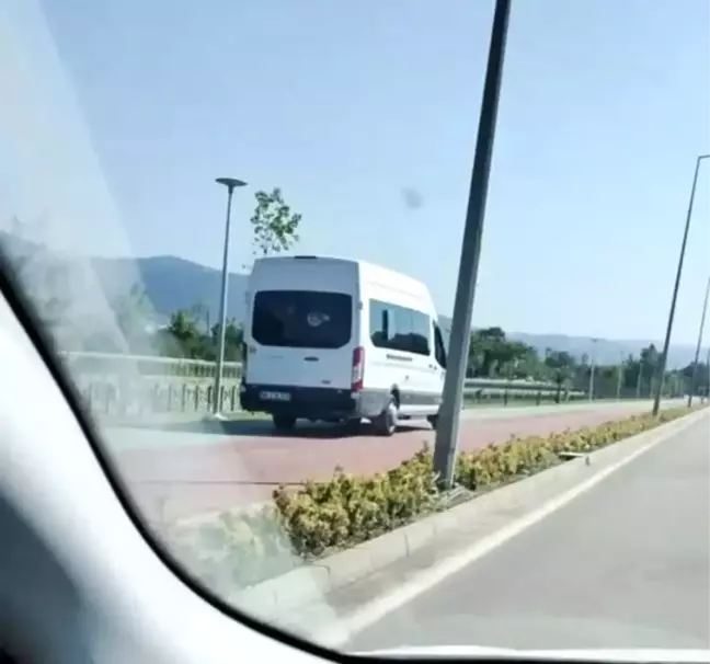 Atı motosiklete bağlayarak götürdü