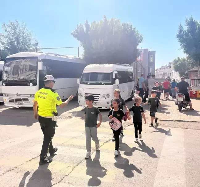 Mersin'de Okul Çevresinde Polis Denetimi