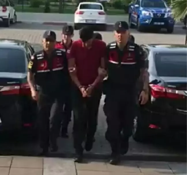 Hint keneviri ve esrara 2 tutuklama