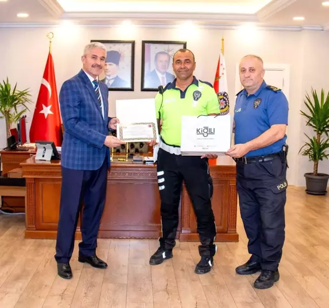 Düzce Emniyet Müdürlüğü'nde Ayın Personelleri Ödüllendirildi