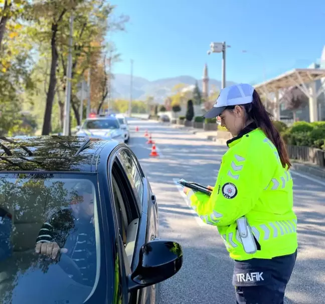 Bursa'da Trafik Denetiminde 9 Bin 341 Sürücüye Ceza Kesildi