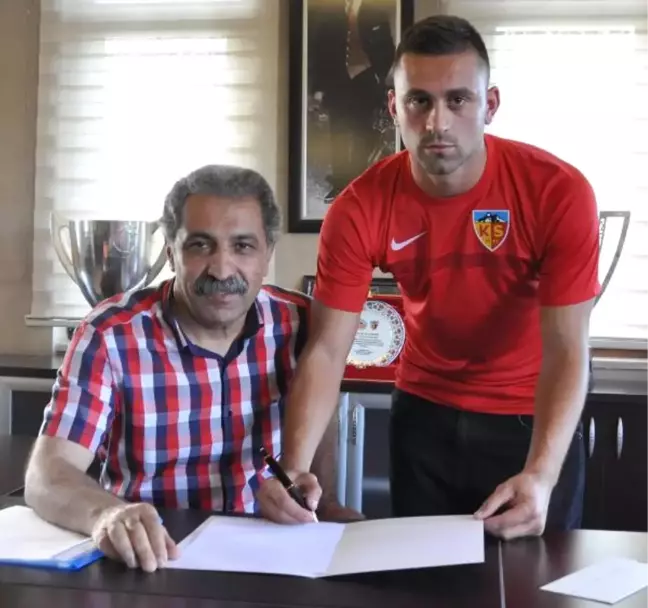 Kayserispor'da Meleg İmzalayıp Sezon Açılışına Katıldı